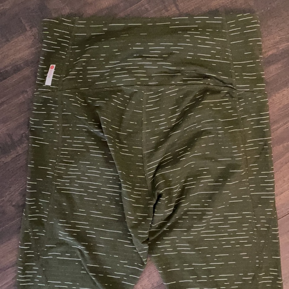 Zella Women’s Green Hatha Crop Capri Leggings - Picture 6 of 6